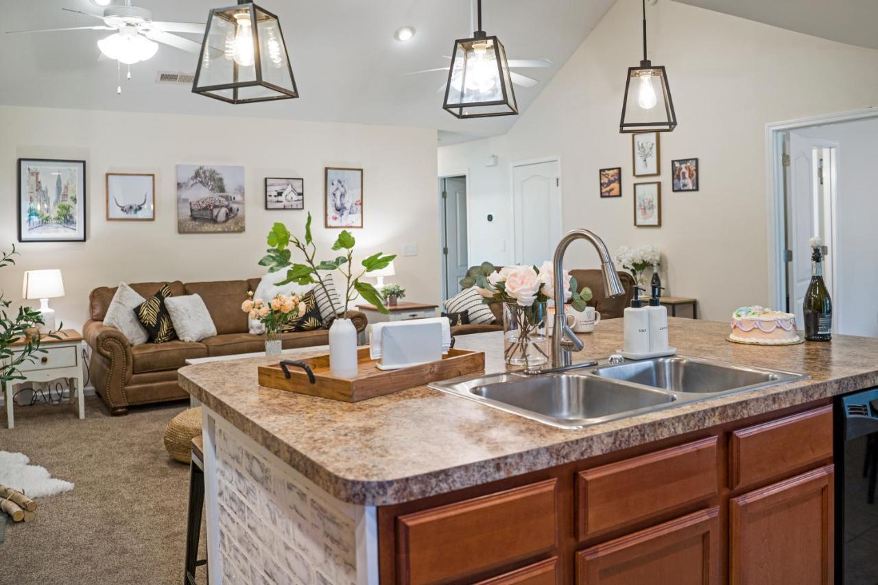 Luxe Quiet Townhouse W/Parking/Pool/By Dollywood Villa Pigeon Forge Exteriör bild