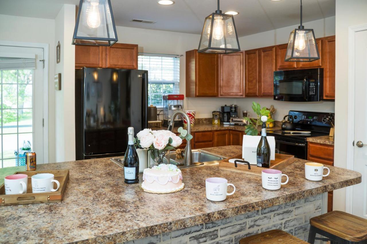 Luxe Quiet Townhouse W/Parking/Pool/By Dollywood Villa Pigeon Forge Exteriör bild